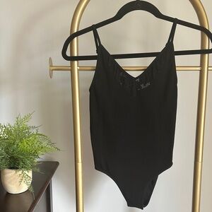 NWT ZARA black ribbed tank top bodysuit with lace (size M/L) ✨